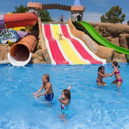 Benal Cozy With A Water Park. Lejlighed Benalmádena