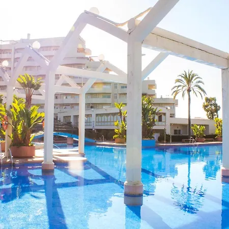 Benal Cozy With A Water Park. Apartman